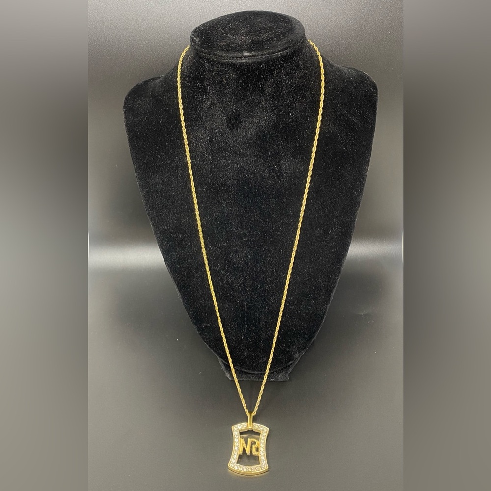 Nina Ricci Gold Tone Necklace With Rhinestones Pendant